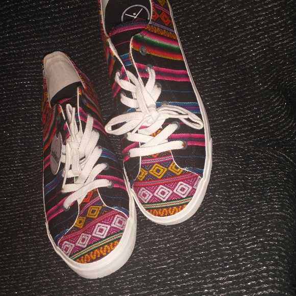 EXCEPTIONAL PAIR OF "INKKAS" HANDMADE WORLD WEAR SPECTRUM SNEAKERS - Picture 2 of 14